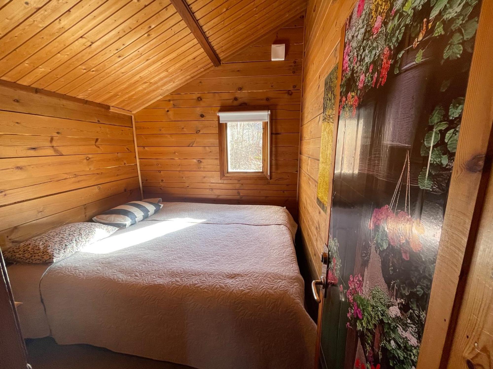 Three Rooms Stuga I Stugby Near National Park Undenäs Dış mekan fotoğraf